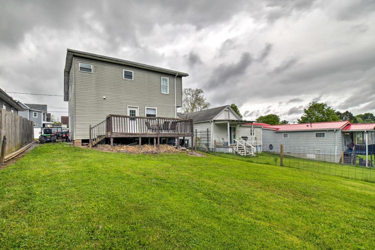 With Deck About 2 Mi To Wv University! Holiday home